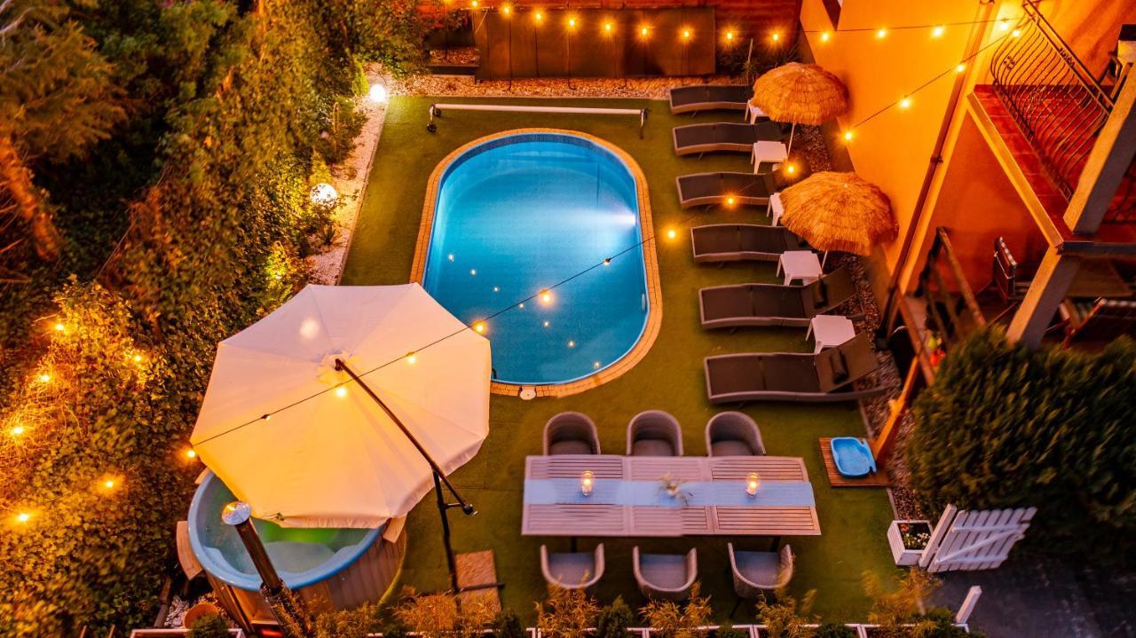 Domek Inosasino Z Basenem I Sauna Exteriér fotografie
