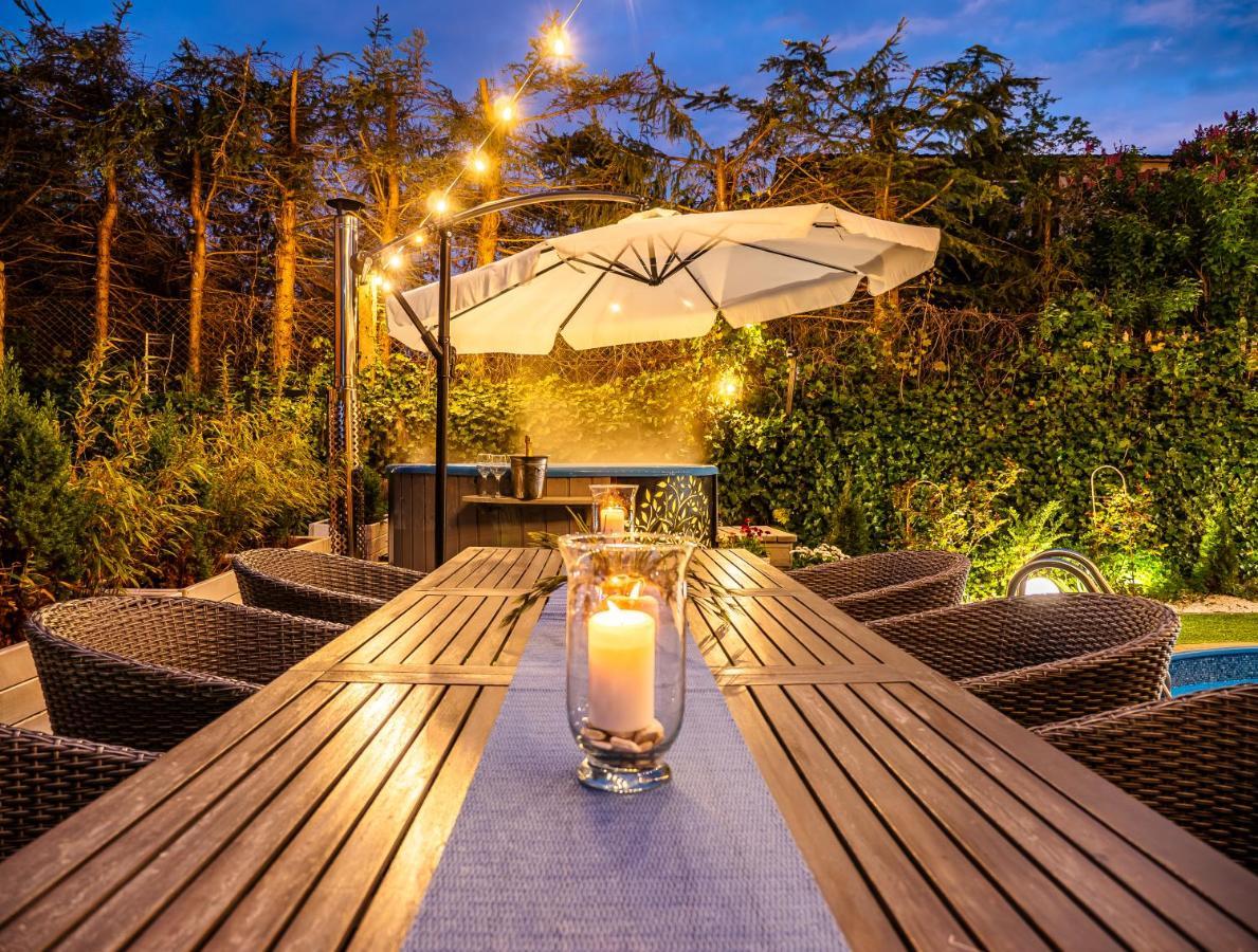 Domek Inosasino Z Basenem I Sauna Exteriér fotografie